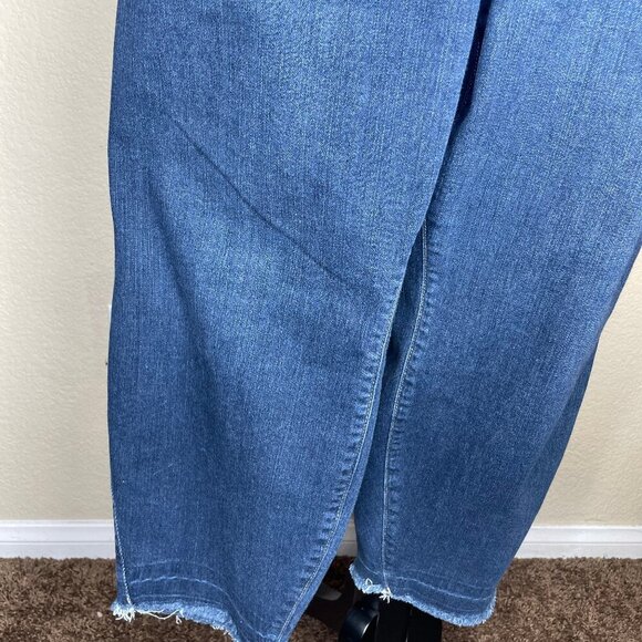 torrid Women's Helios Bombshell Stretch Wide Leg High-Rise Jeana Plus Sz 28 - Picture 3 of 9